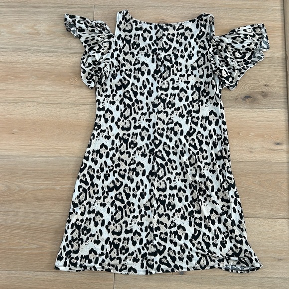 Cold Shoulder flutter sleeve leopard print dress - Picture 2 of 7